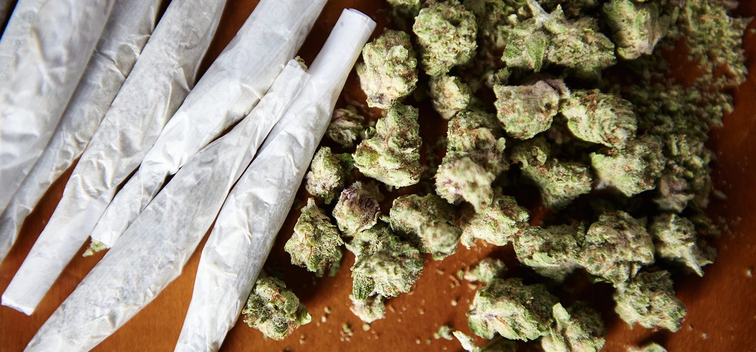 joints sur table en bois