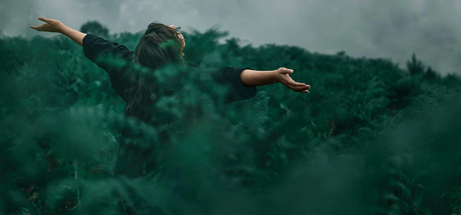 Femme libéré bras ouvert